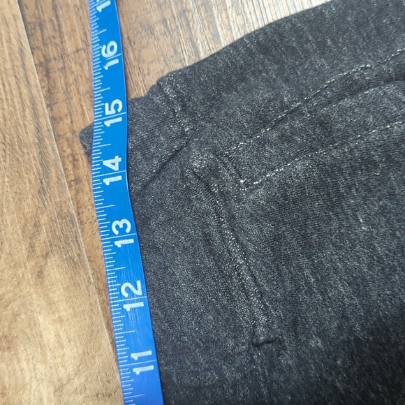 MrBeast Terry Cloth Jogger Sweat Shorts Size Large in Heathered Black - Picture 6 of 8